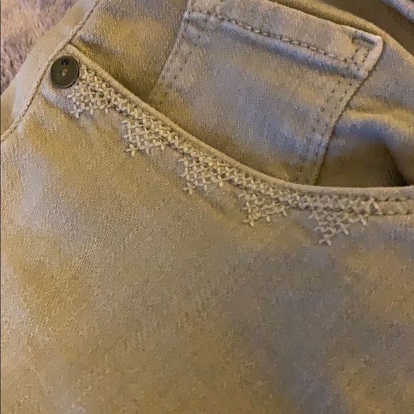 High Rise Skinny jeans.Comfort & style all in one! - Picture 4 of 4